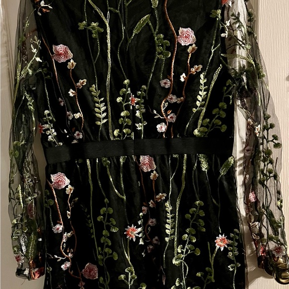 Dress - Picture 6 of 6